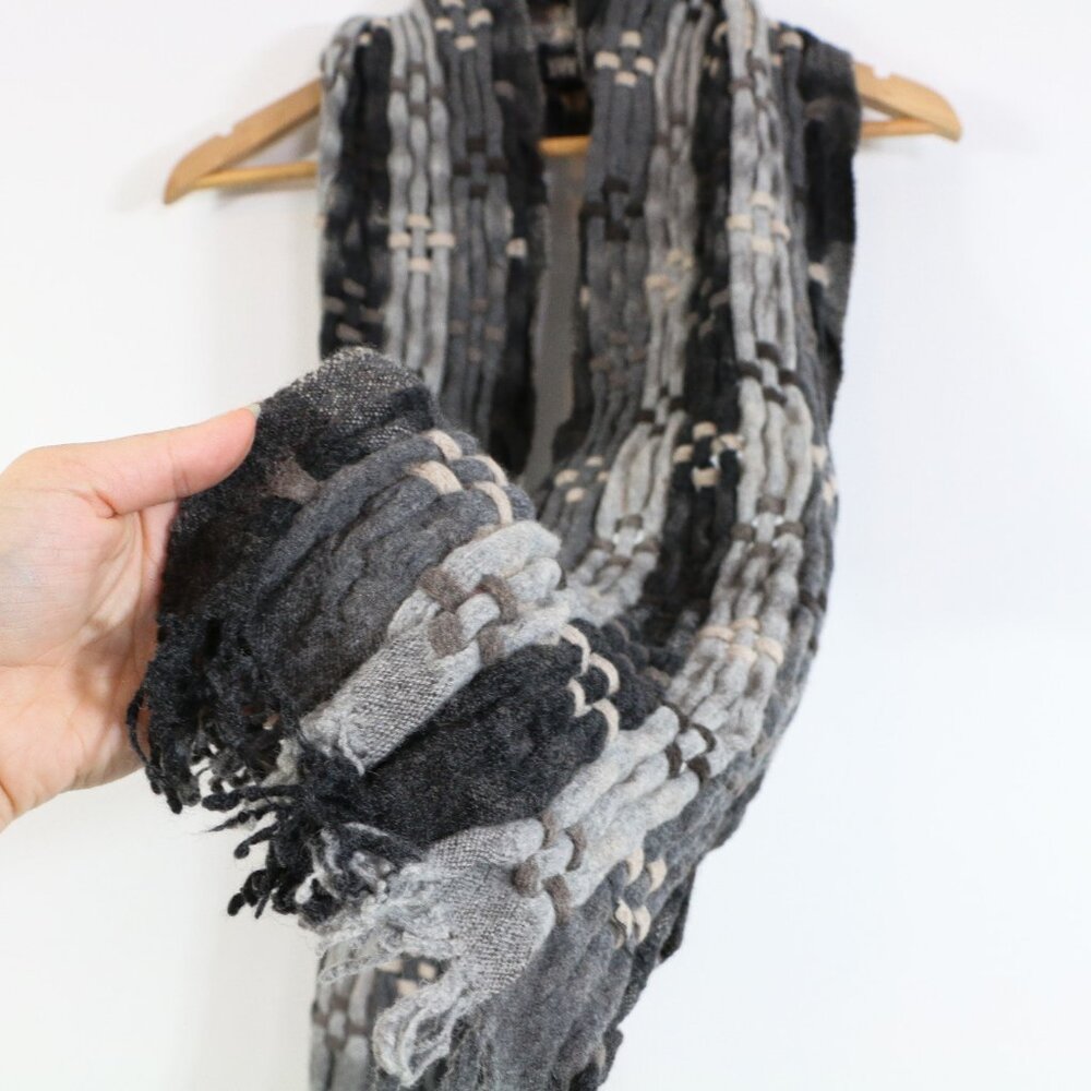 *Fiori Di Firenze Grey Tan Basket Weave Scarf